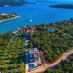 Vera Villa