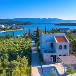 Vera Villa